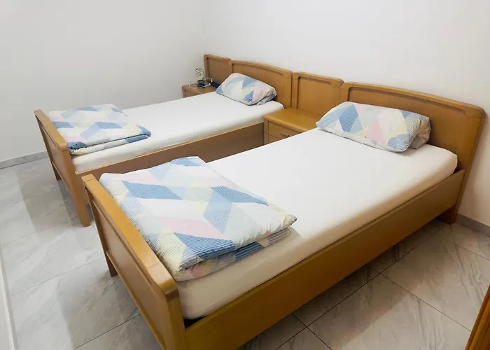 Fully Equipped Apartment 3 Rooms 5 Bed Hamburg